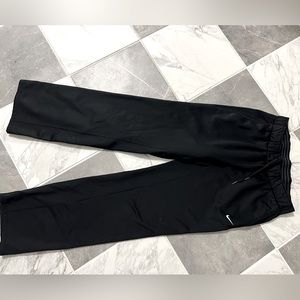 Nike therma-fit sweats